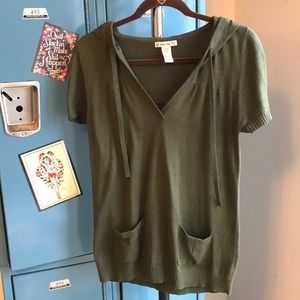 V-neck Hooded Long Olive Green Top 🍀
